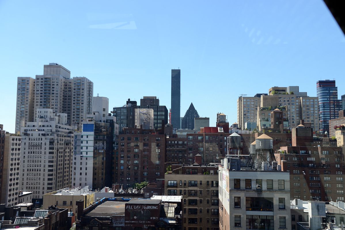 04 New York City Roosevelt Island Tramway Looking To Trump World Tower, 100 United Nations Plaza and The Mondrian